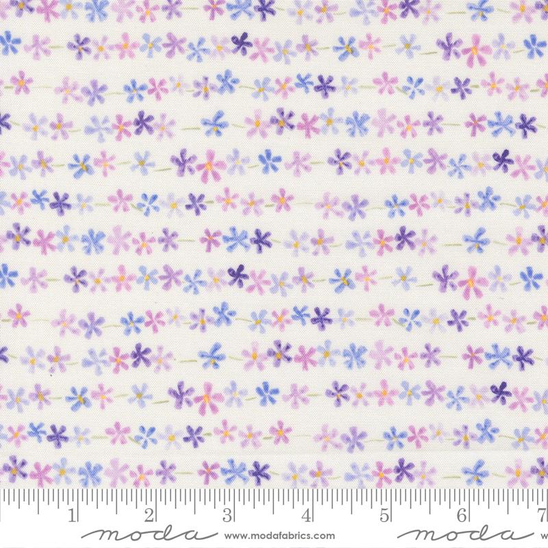 Delphinium- Snowdrop Daisy Chain: Sold by the 1/2 yard