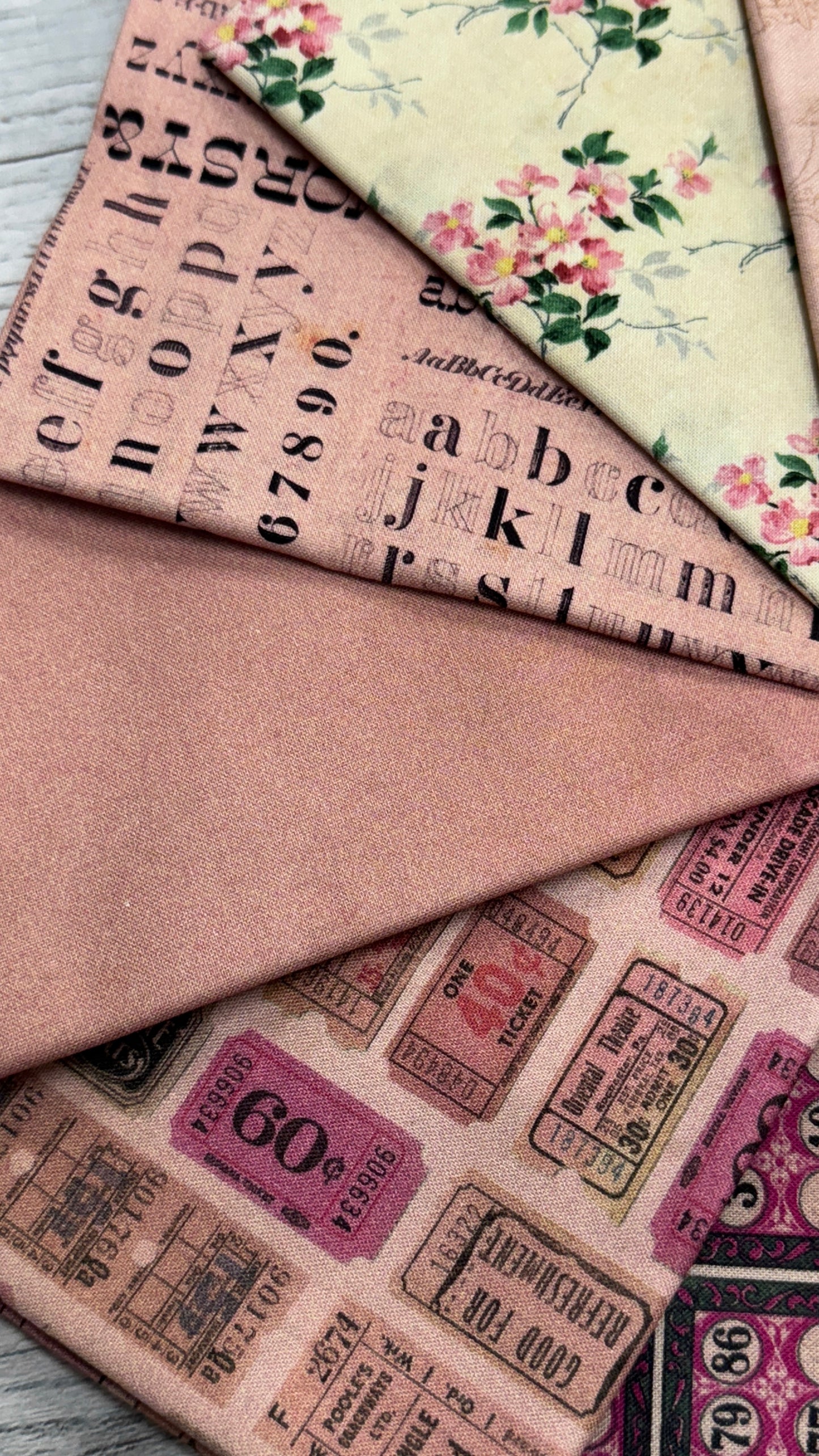 Tim Holtz Palette Program, Fat Quarter Bundle- PINK: Shop Assembled
