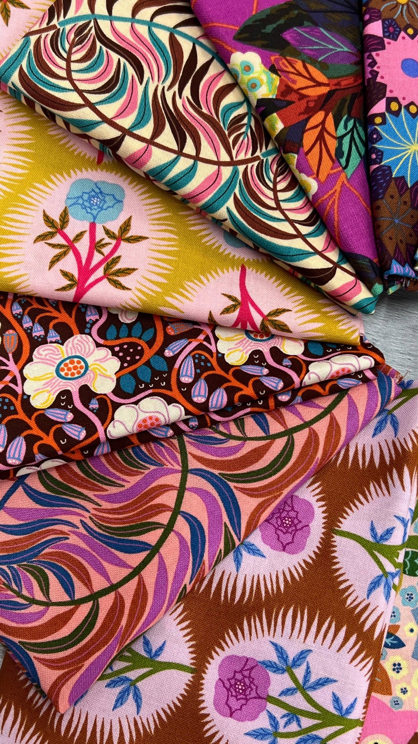 Bloomology 14pc Shop Assembled Fat Quarter Bundle