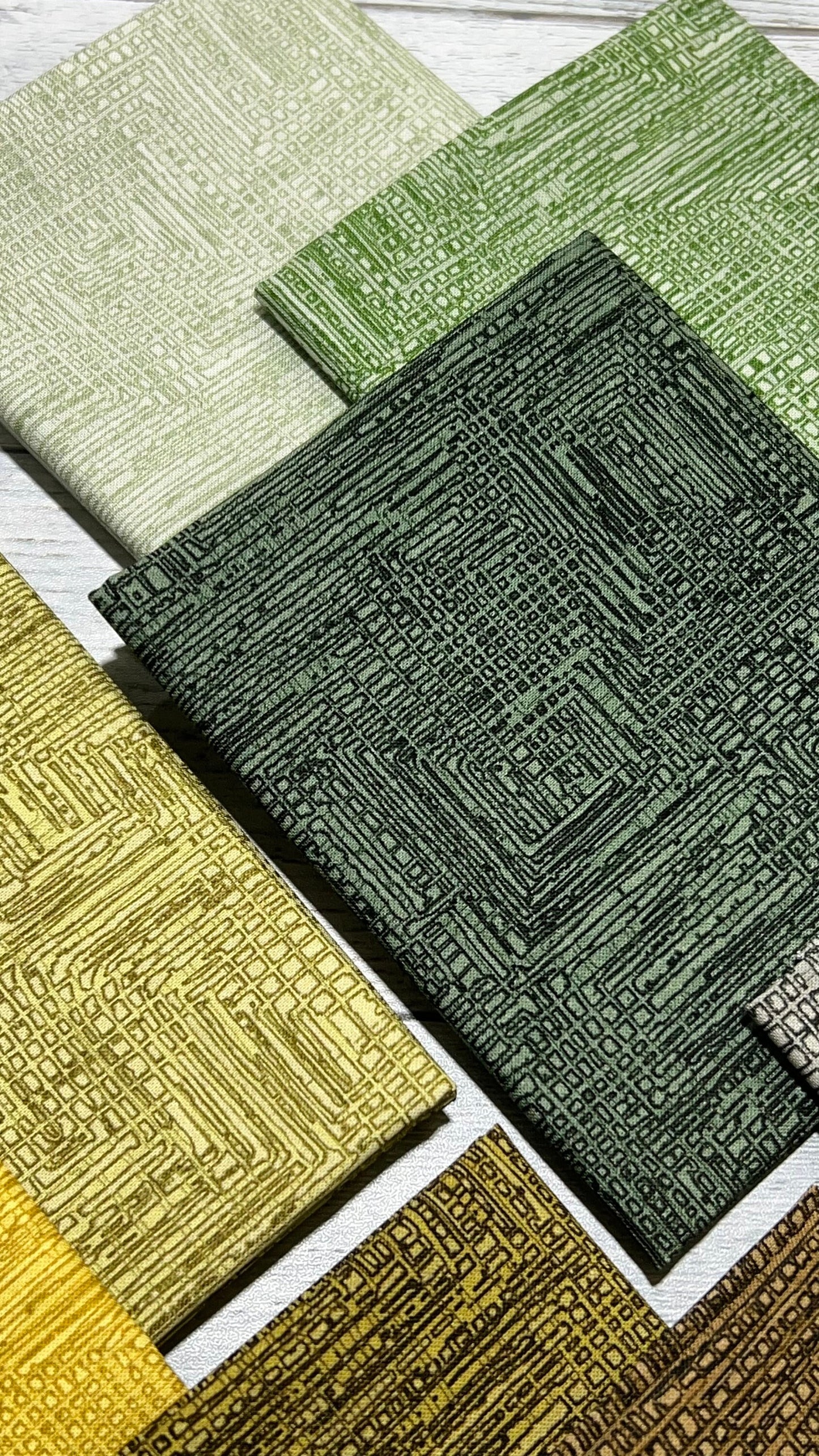 Grass Roots Blender - Shop Assembled Fat Quarter Bundle