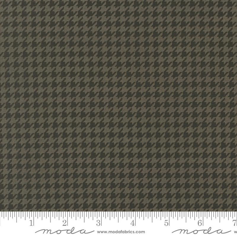 Home Sweet Haunt- Charcoal Hounds Tooth: Sold by the 1/2 yard