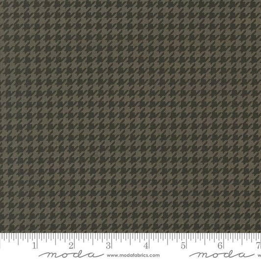 Home Sweet Haunt- Charcoal Hounds Tooth: Sold by the 1/2 yard