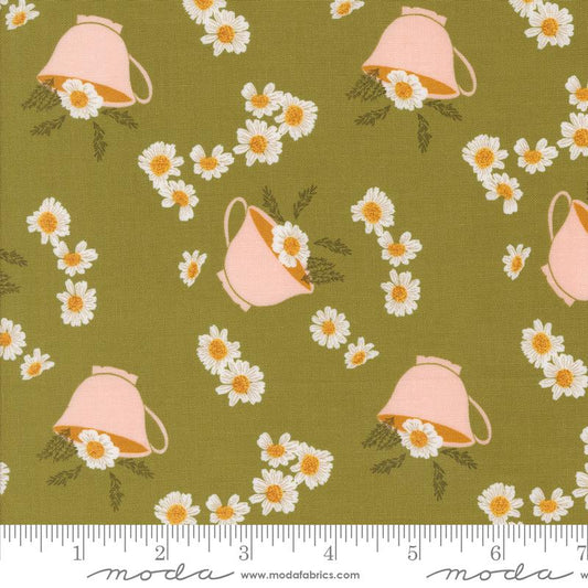 Frivolity- Lichen Daisy Tea: Sold by the 1/2 yard