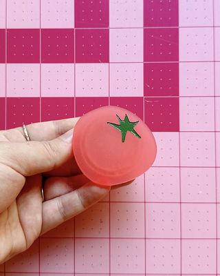 Pop Up Ruler Handle: Tomato