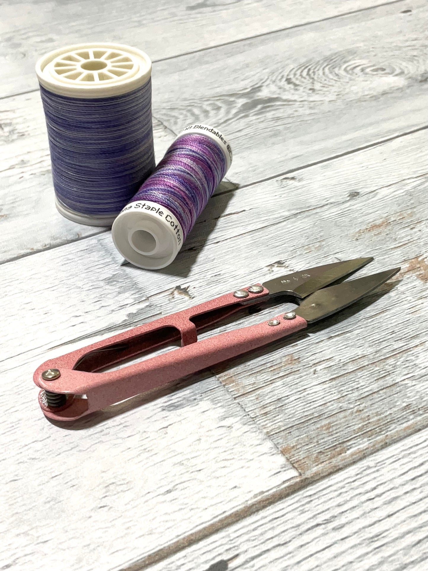 Thread Snips: Choice of color.