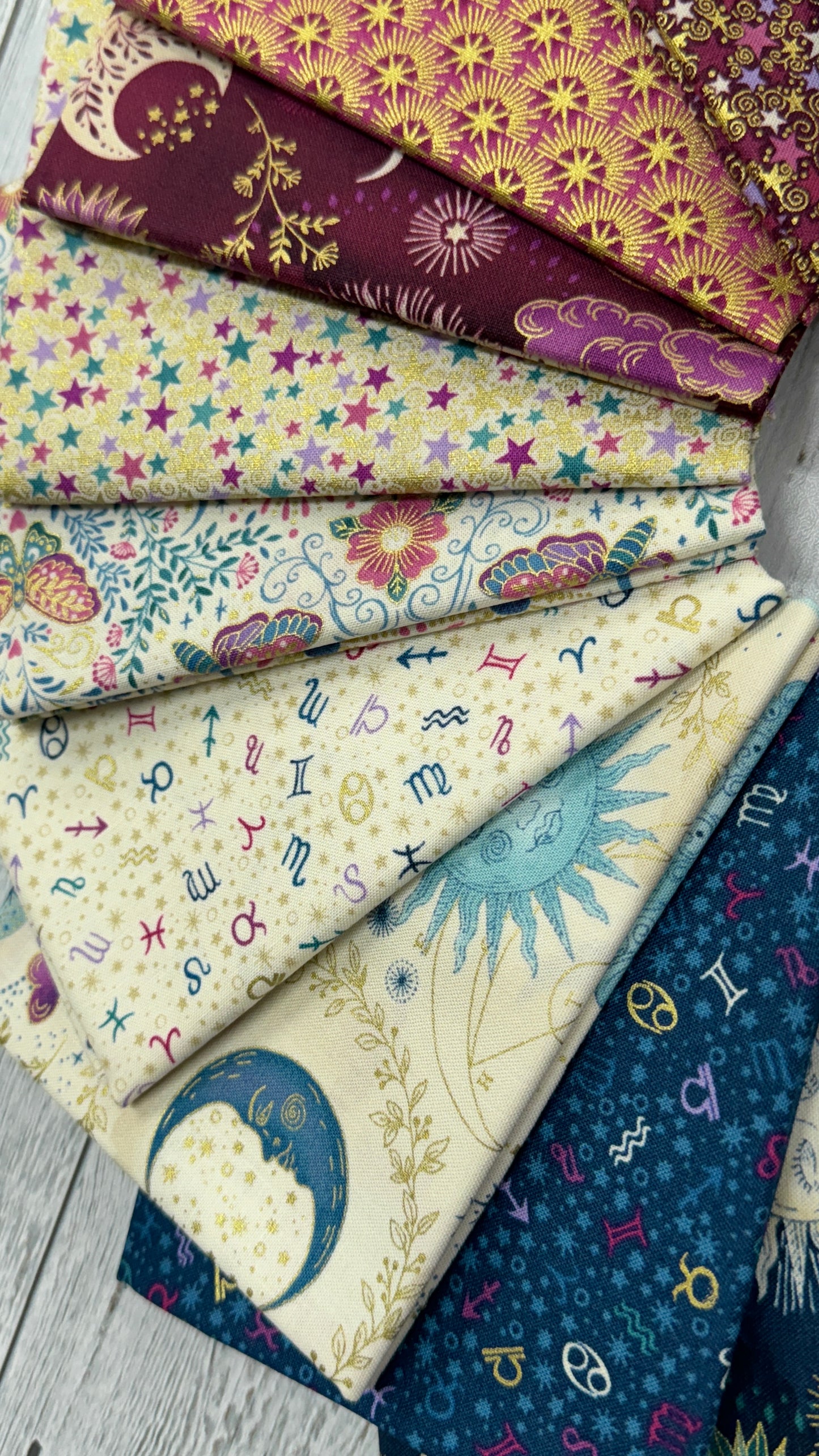 Luna 18pc Shop Assembled Fat Quarter Bundle