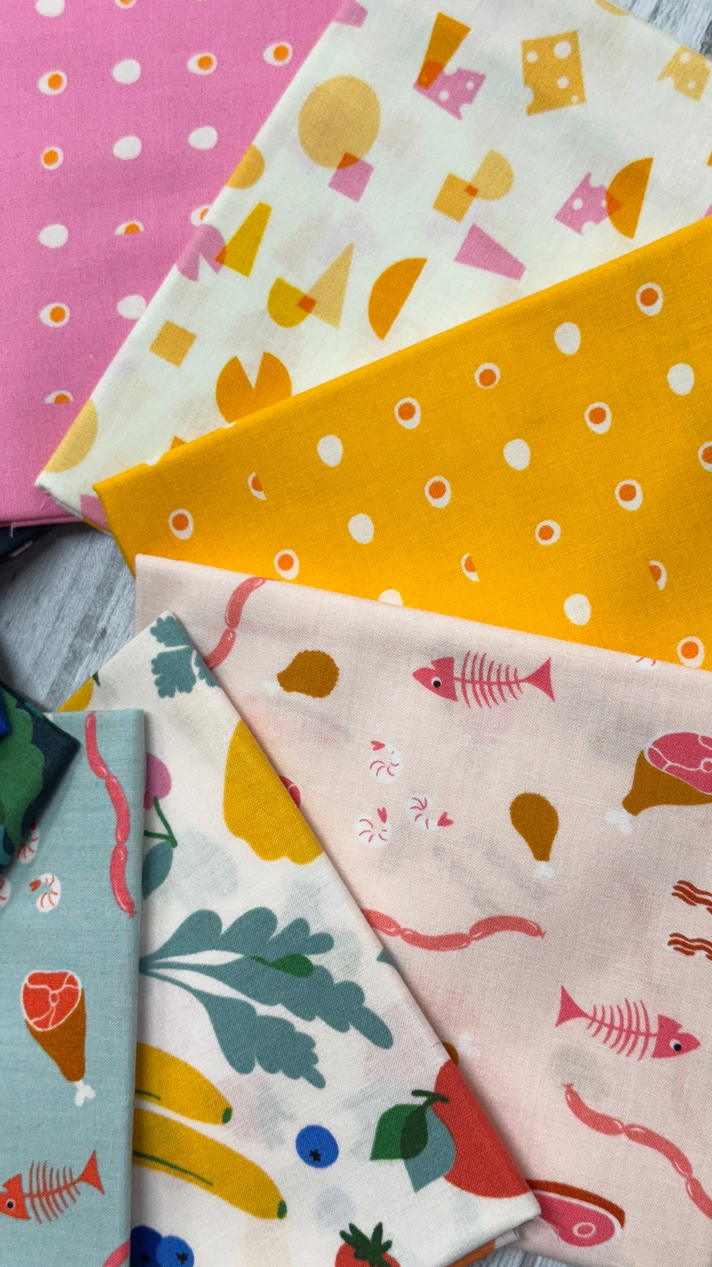 Food Group- Shop Assembled Fat Quarter Bundle