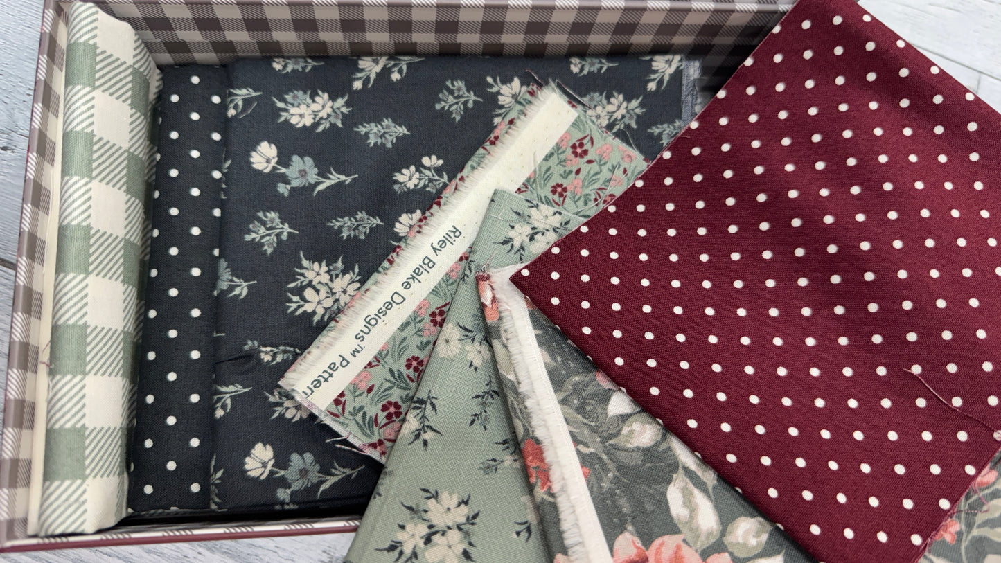 A Walk on the Prairie- Down the Garden Path Runner Boxed Kit