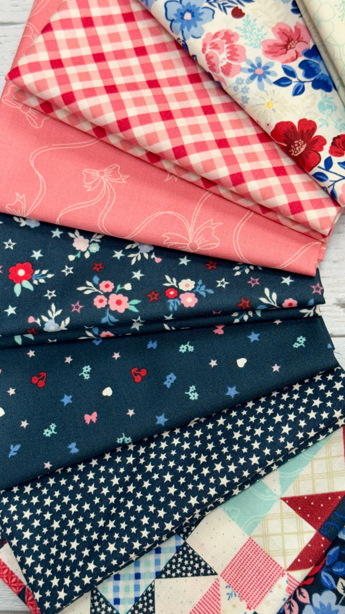 Star Spangled Beauty 23pc- Shop Assembled Fat Quarter Bundle