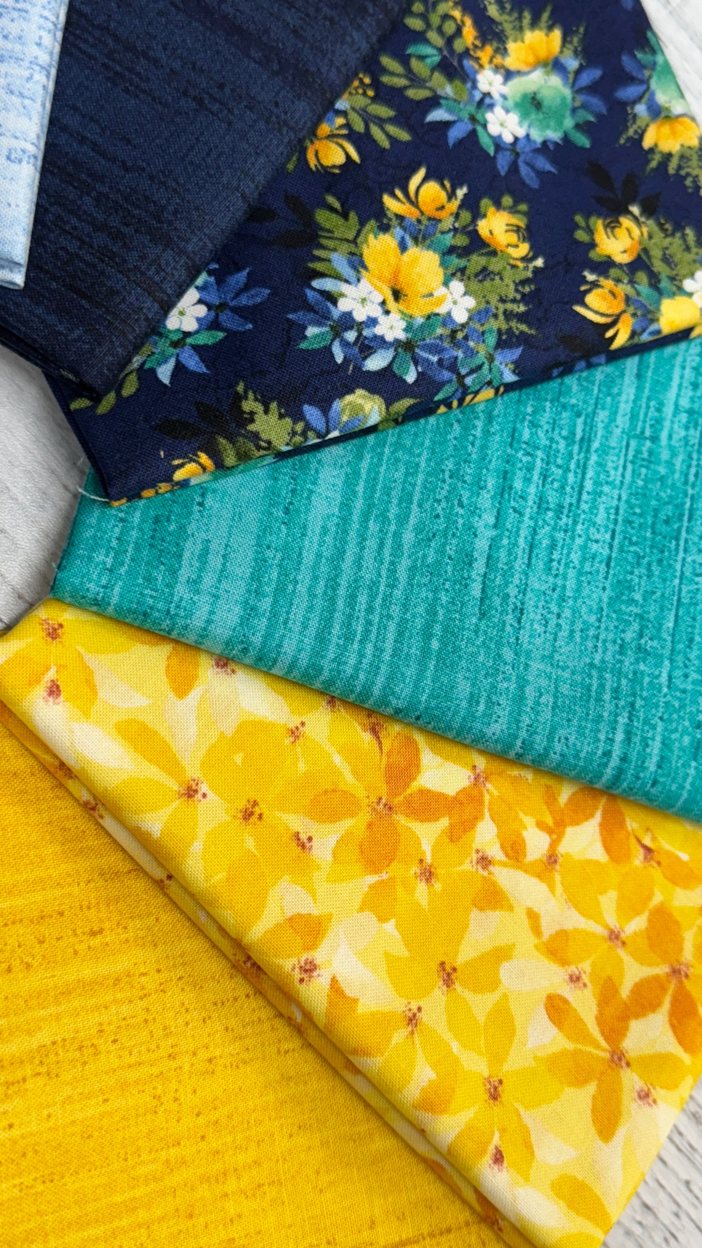 Sunlit Serenade- Shop Assembled Fat Quarter Bundle