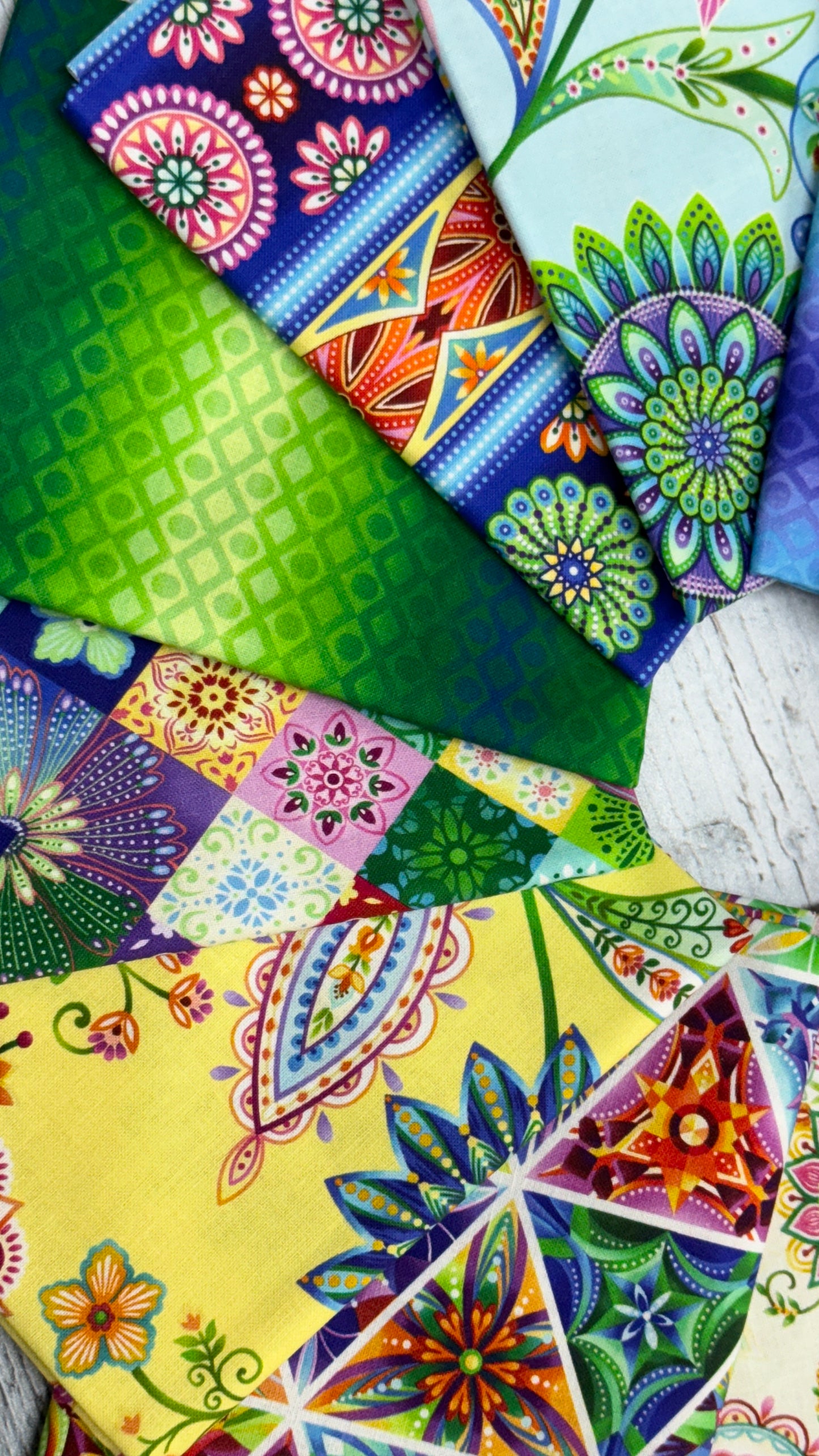 Caravan- Shop Assembled Fat Quarter Bundle