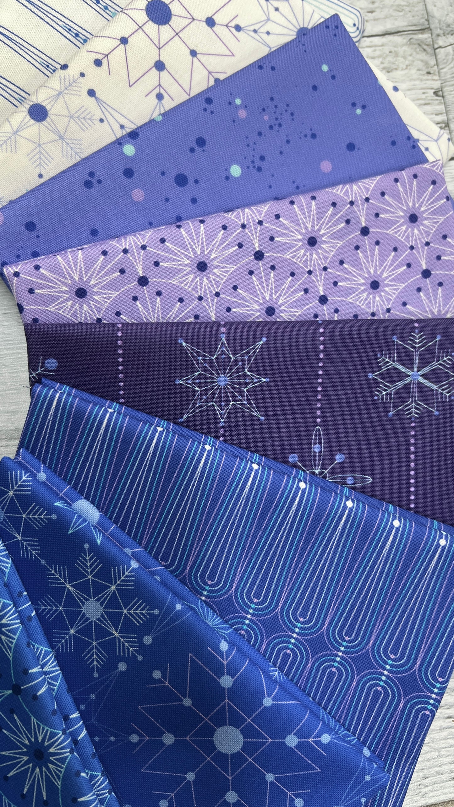 Deco Frost- Shop Assembled Fat Quarter Bundle