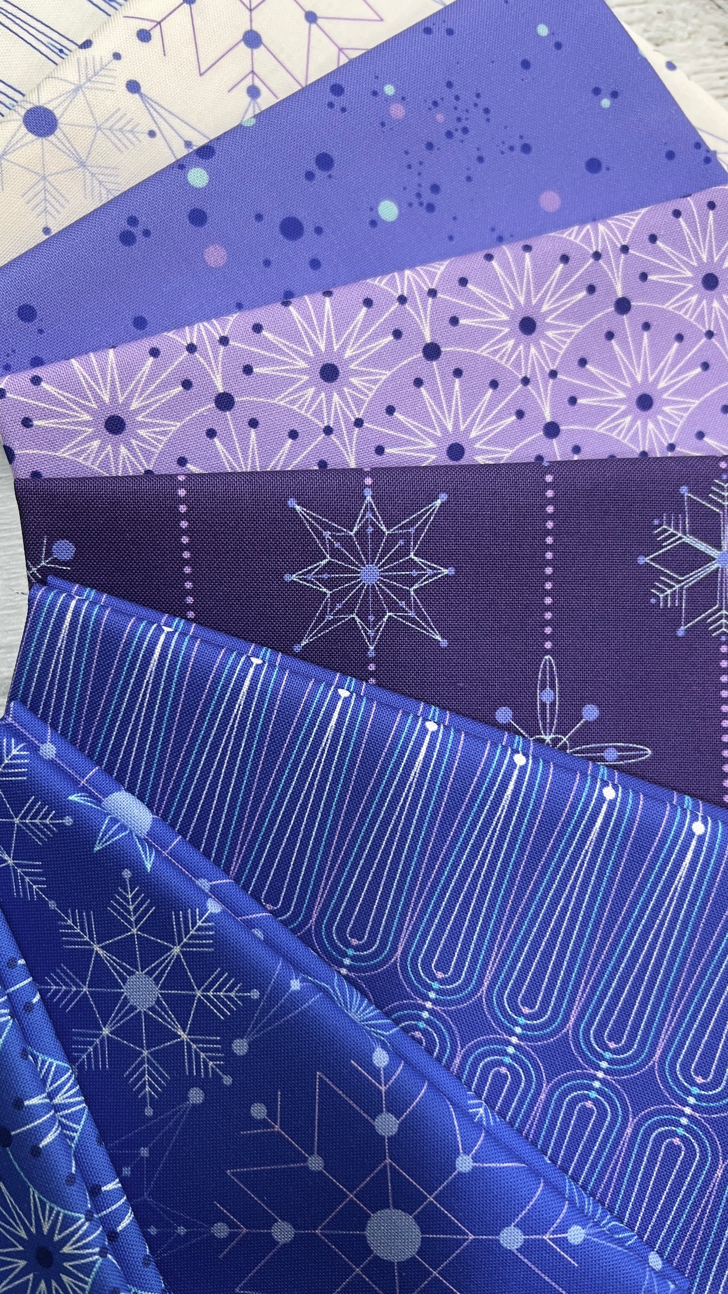 Deco Frost- Shop Assembled Fat Quarter Bundle