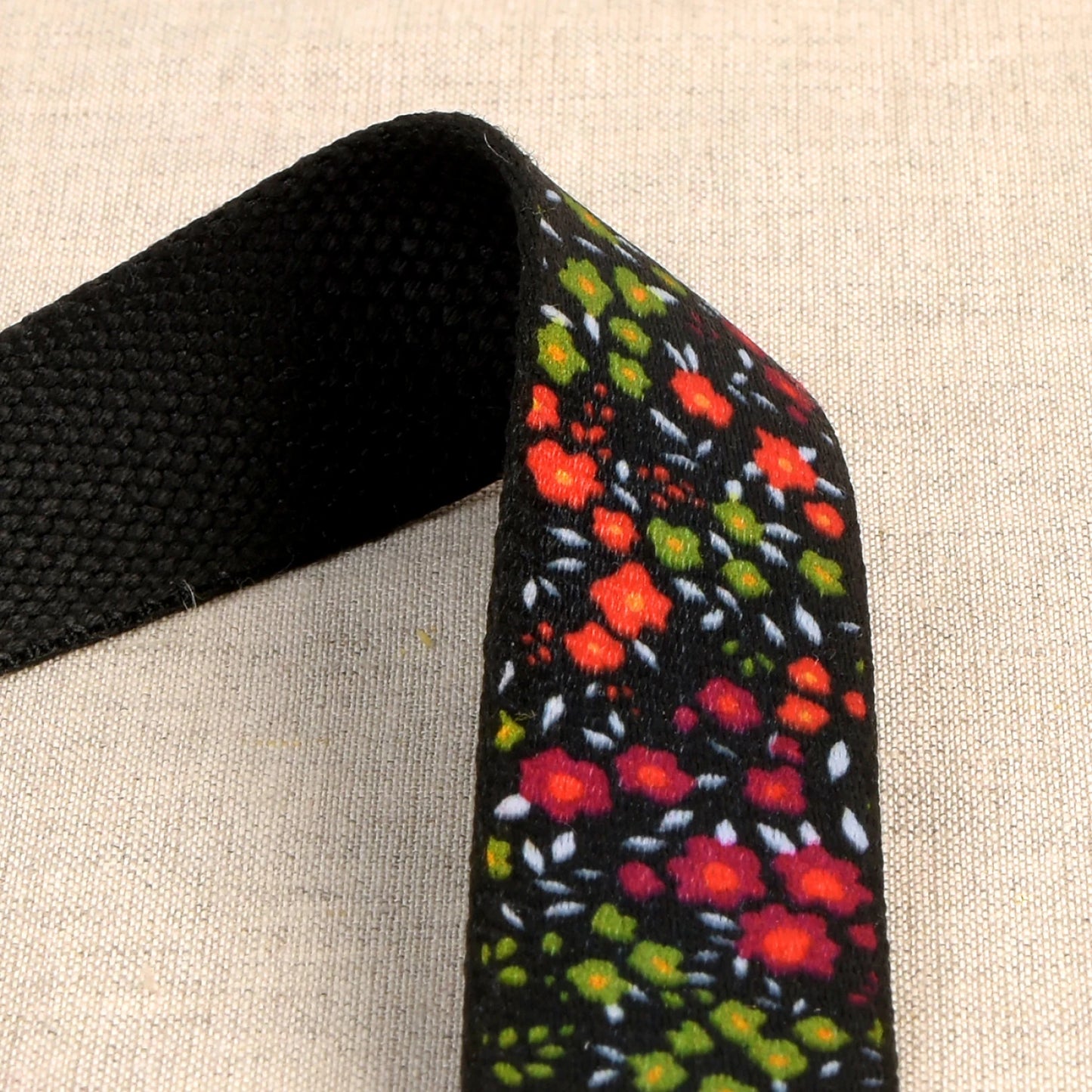 Flowered Webbing- Black, 1-3/16": Sold By the Yard