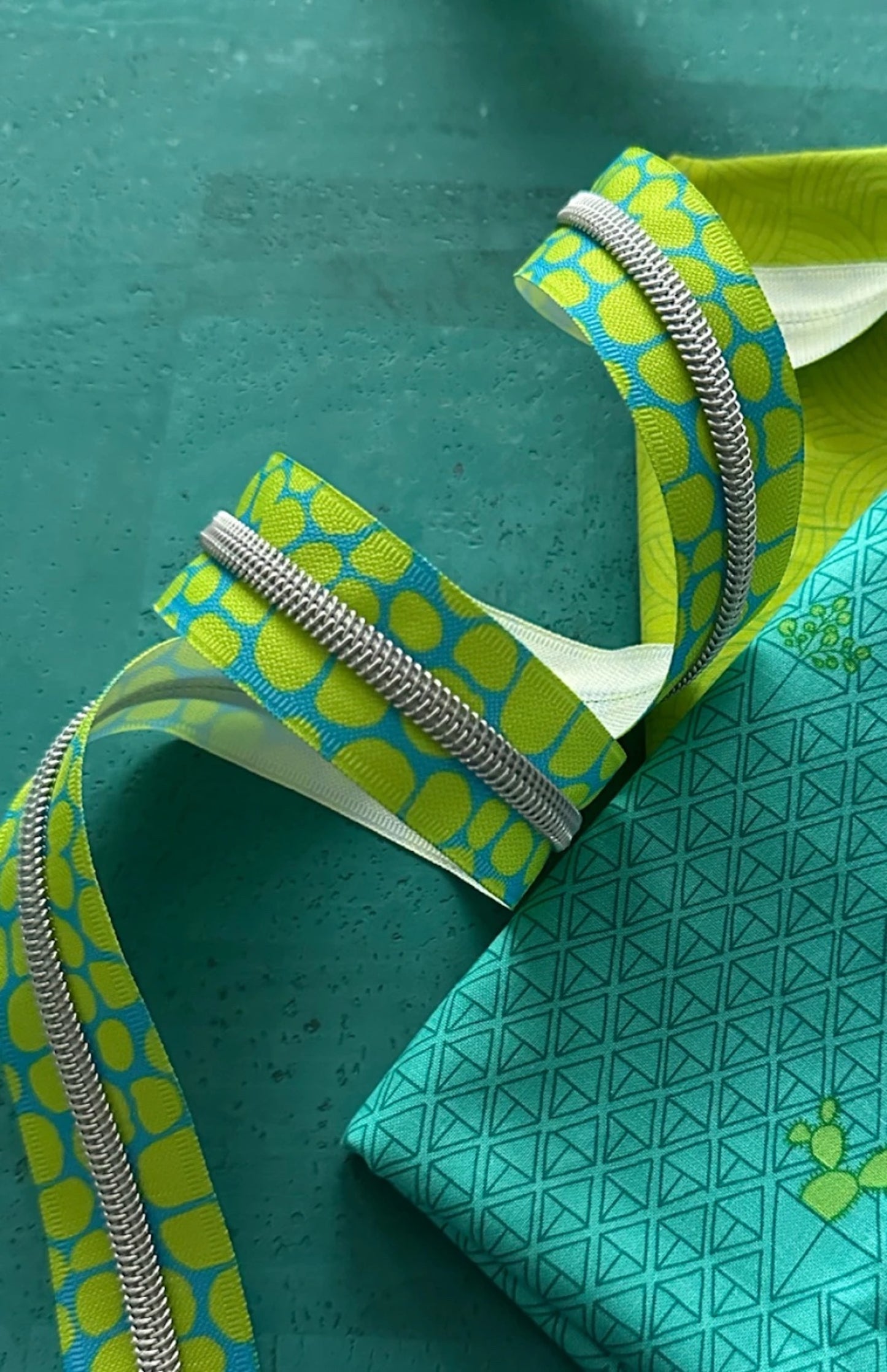 Zipper Tape- Lime Pebble, 3 yards