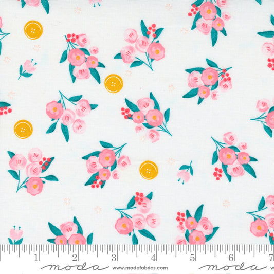 Sew Wonderful- Ditsy Floral Powder: Sold by the 1/2 Yard