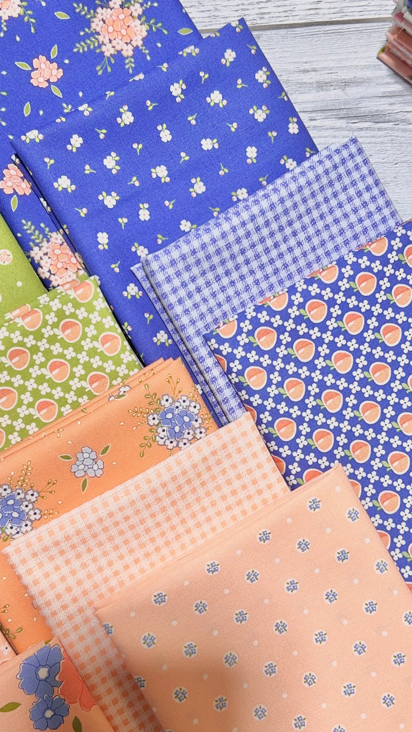 Peachy Keen- Shop Assembled Fat Quarter Bundle