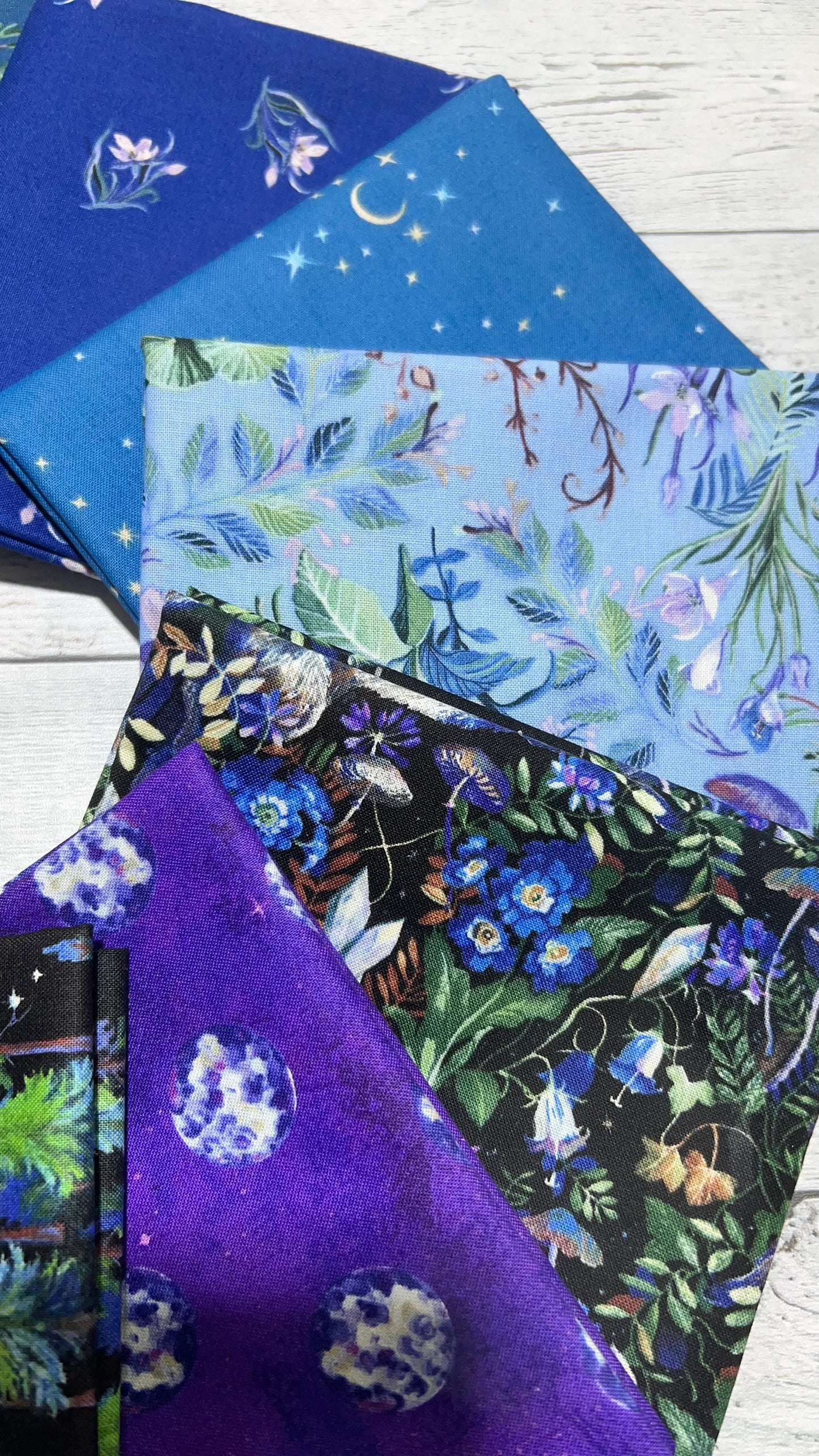 Full Moon- Figo Fabrics - Shop Assembled Fat Quarter Bundle