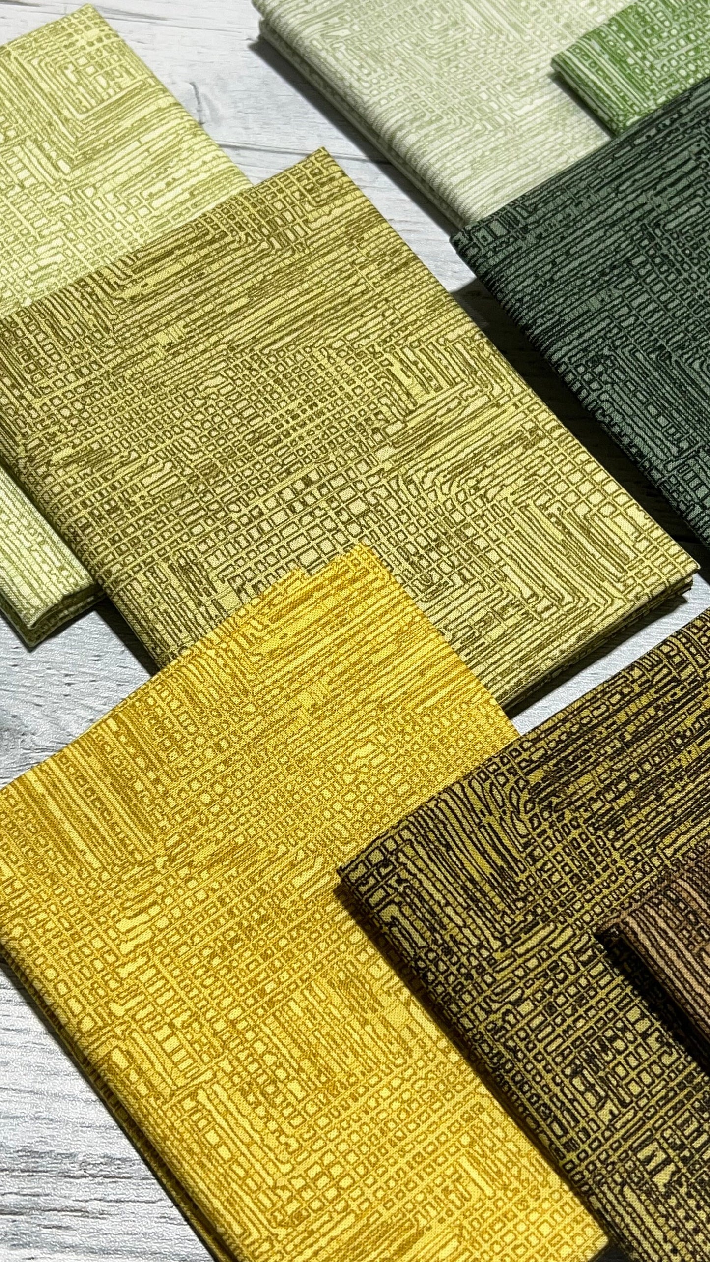 Grass Roots Blender - Shop Assembled Fat Quarter Bundle