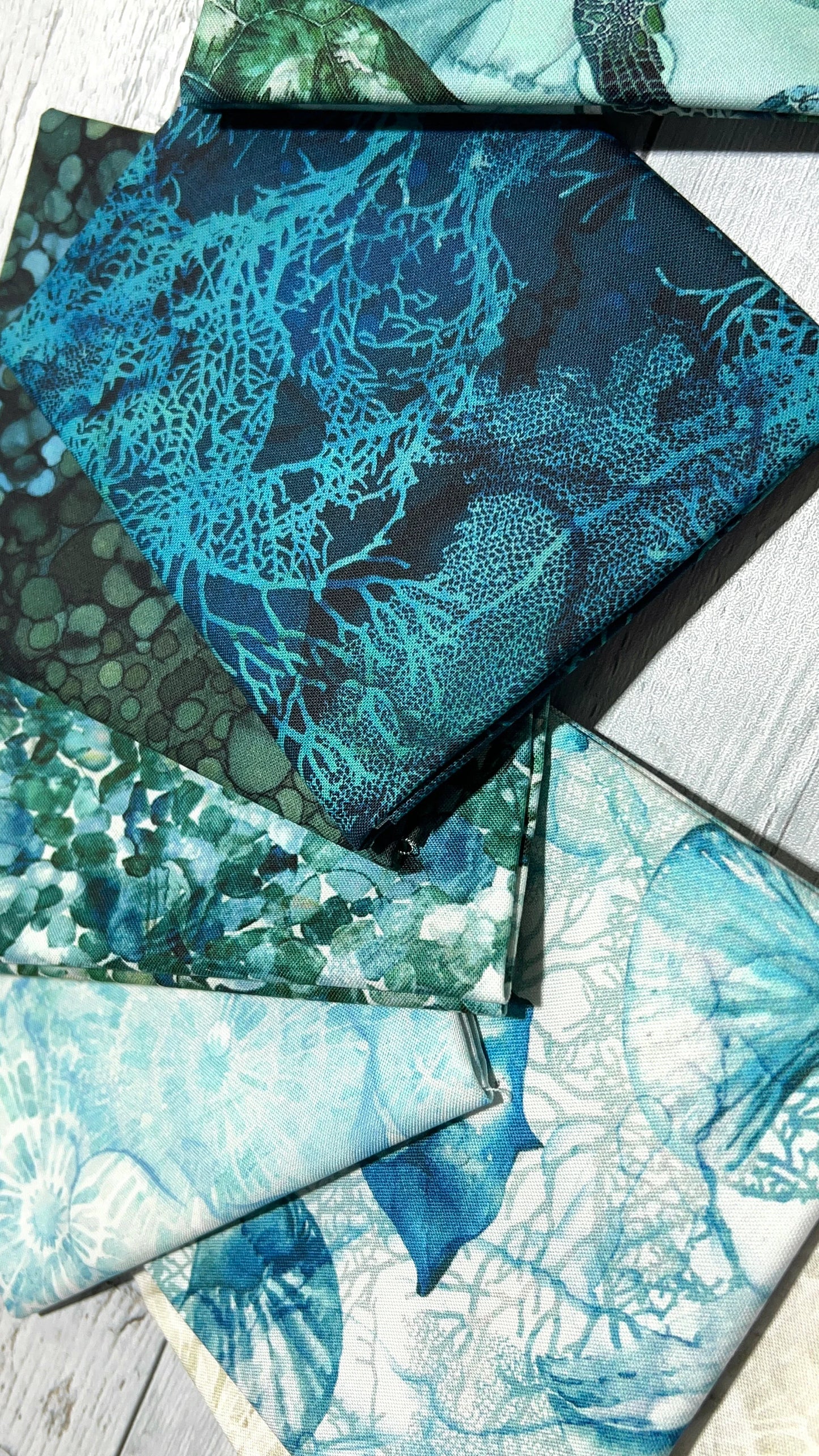 Sea Breeze - Shop Assembled Fat Quarter Bundle: Choice of Bundle