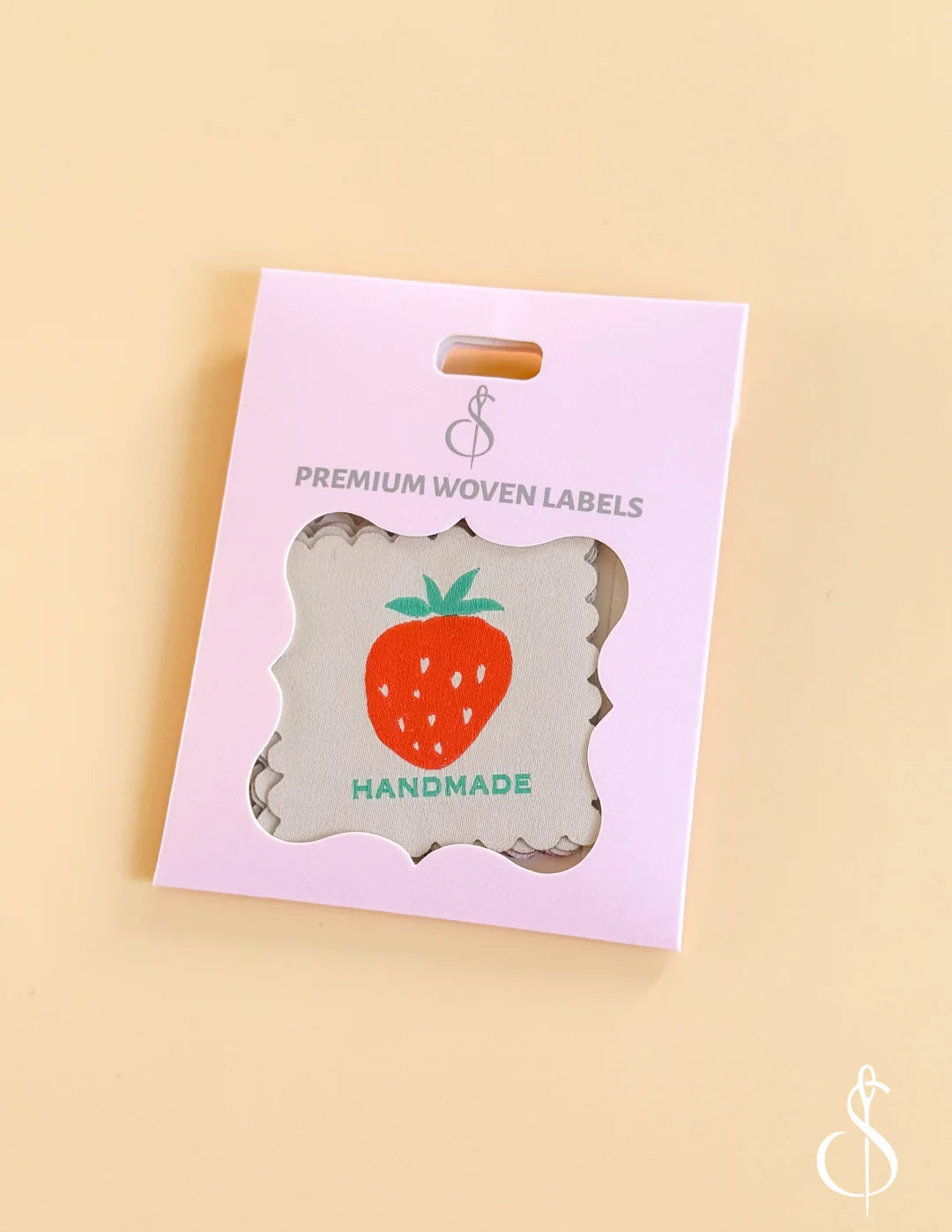 Scalloped Strawberry Woven Quilt Labels- 8pk